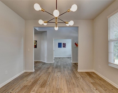 3828 Amicus Drive - Photo Thumbnail 7
