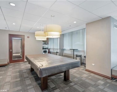 33 W Ontario Street - Photo Thumbnail 16