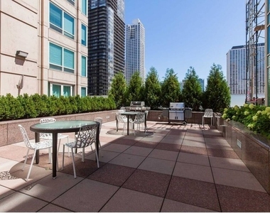 33 W Ontario Street - Photo Thumbnail 21