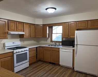 655 Hill Street - Photo Thumbnail 1