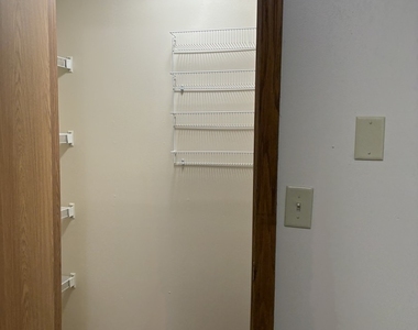 655 Hill Street - Photo Thumbnail 3