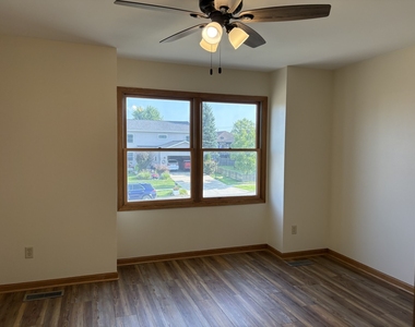 655 Hill Street - Photo Thumbnail 10