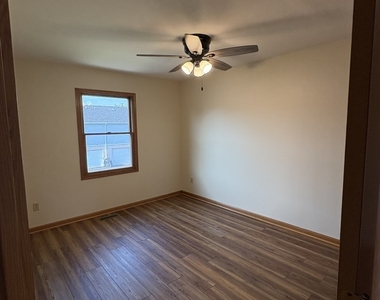 655 Hill Street - Photo Thumbnail 15