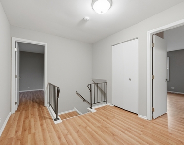 5039 Chambers Drive - Photo Thumbnail 8