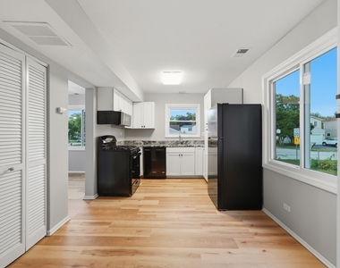 5039 Chambers Drive - Photo Thumbnail 24