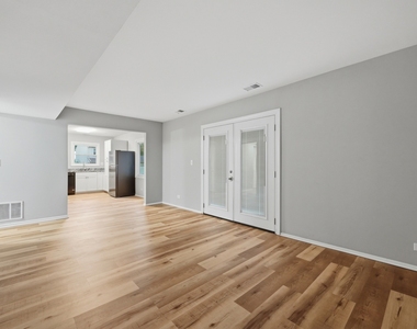 5039 Chambers Drive - Photo Thumbnail 5