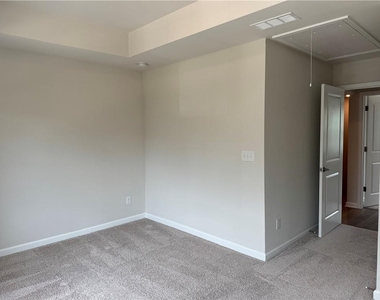 3706 Davis Circle - Photo Thumbnail 4
