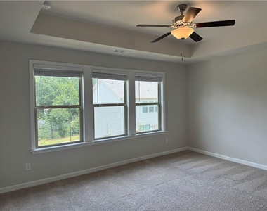 3706 Davis Circle - Photo Thumbnail 5