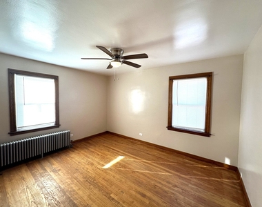 7050 S Maplewood Avenue - Photo Thumbnail 5