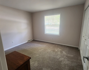 229 Hickory Street - Photo Thumbnail 12
