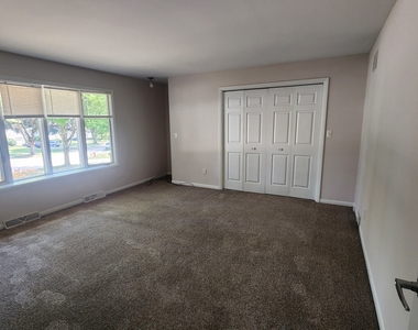 229 Hickory Street - Photo Thumbnail 5