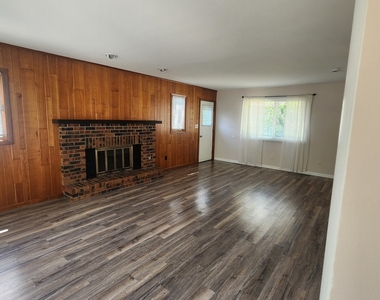 229 Hickory Street - Photo Thumbnail 3