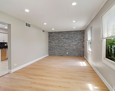 2208 Kensington Drive - Photo Thumbnail 9