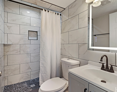2208 Kensington Drive - Photo Thumbnail 33
