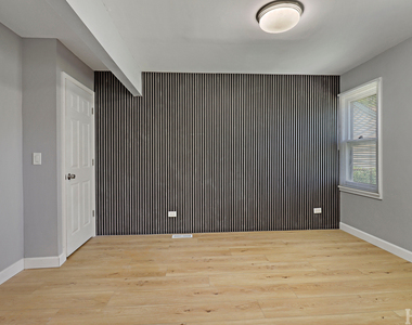 2208 Kensington Drive - Photo Thumbnail 31