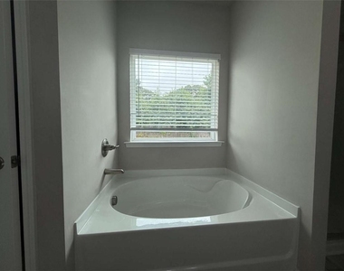 1521 Winding Ridge Trl - Photo Thumbnail 14