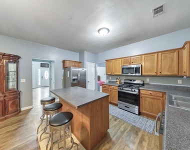 179 Holbrook Drive - Photo Thumbnail 19