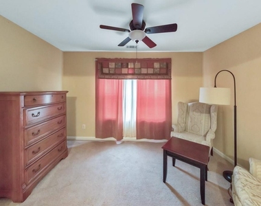 179 Holbrook Drive - Photo Thumbnail 14