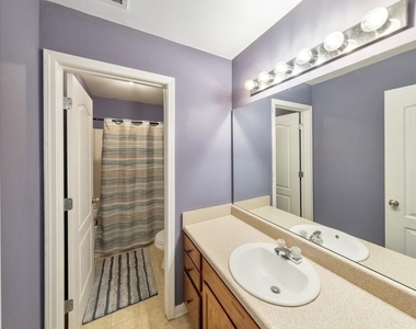 179 Holbrook Drive - Photo Thumbnail 9