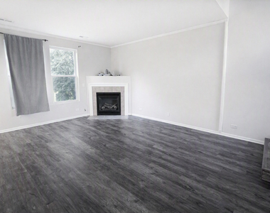 3224 Bromley Lane - Photo Thumbnail 4