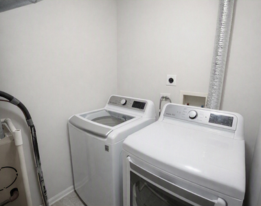 3224 Bromley Lane - Photo Thumbnail 22