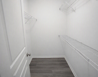 3224 Bromley Lane - Photo Thumbnail 16