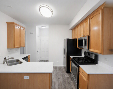 3224 Bromley Lane - Photo Thumbnail 7