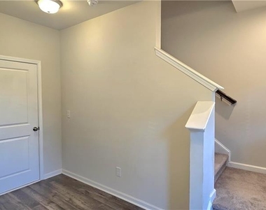 3608 Hidden Valley Circle - Photo Thumbnail 9