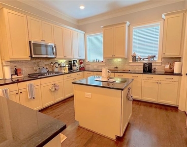 3226 Nobility Way - Photo Thumbnail 8