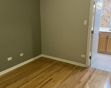4717 N Beacon Street - Photo Thumbnail 12