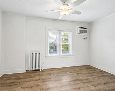 226 Lemont Street - Photo Thumbnail 4