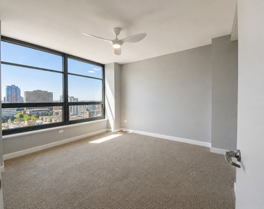 1600 S Prairie Avenue - Photo Thumbnail 10