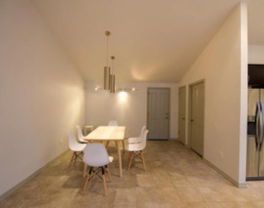 1508 Devonshire Drive - Photo Thumbnail 4