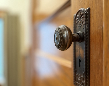 2036 N Sawyer Avenue - Photo Thumbnail 9