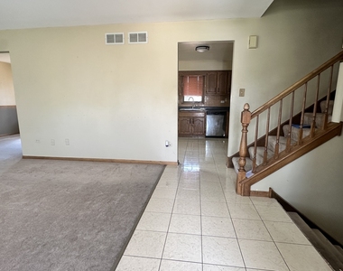 15720 S 88th Avenue - Photo Thumbnail 3