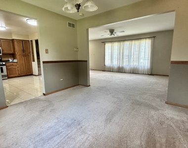 15720 S 88th Avenue - Photo Thumbnail 6