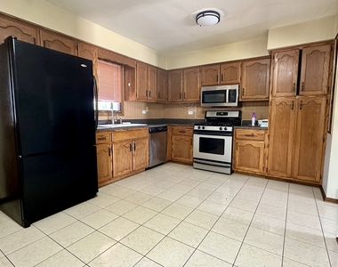 15720 S 88th Avenue - Photo Thumbnail 10