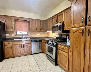 15720 S 88th Avenue - Photo Thumbnail 9