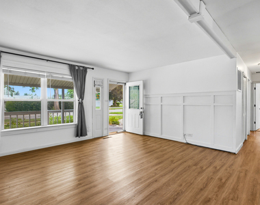 1023 Highland Avenue - Photo Thumbnail 2