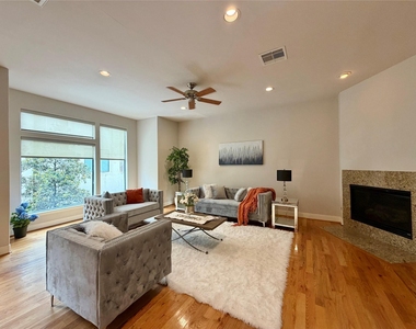 1910 Woodbury Street - Photo Thumbnail 9