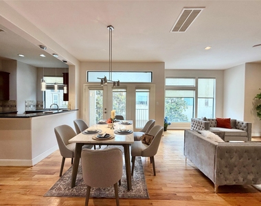 1910 Woodbury Street - Photo Thumbnail 10