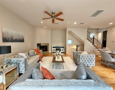 1910 Woodbury Street - Photo Thumbnail 14