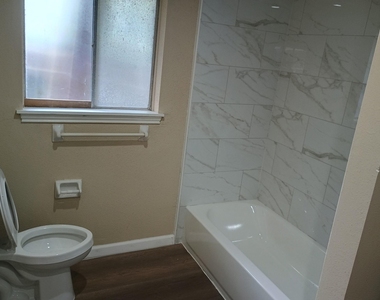 7118 Redding Road - Photo Thumbnail 5