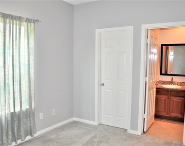 9010 Laverne Park Lane - Photo Thumbnail 14