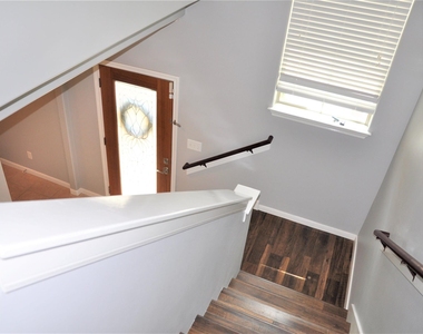 9010 Laverne Park Lane - Photo Thumbnail 17