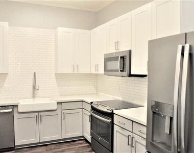 9010 Laverne Park Lane - Photo Thumbnail 6