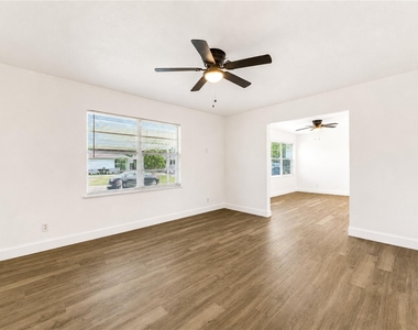 1206 Gary Avenue - Photo Thumbnail 5