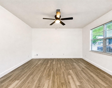1206 Gary Avenue - Photo Thumbnail 3