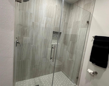 2822 Briarhurst Drive - Photo Thumbnail 5