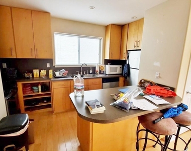 2302 Robinhood Street - Photo Thumbnail 5